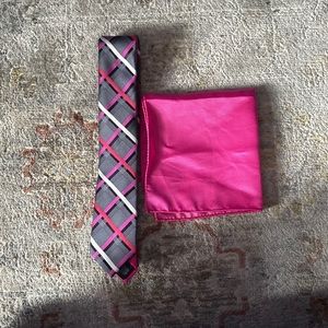Men’s neck tie and matching pocket square